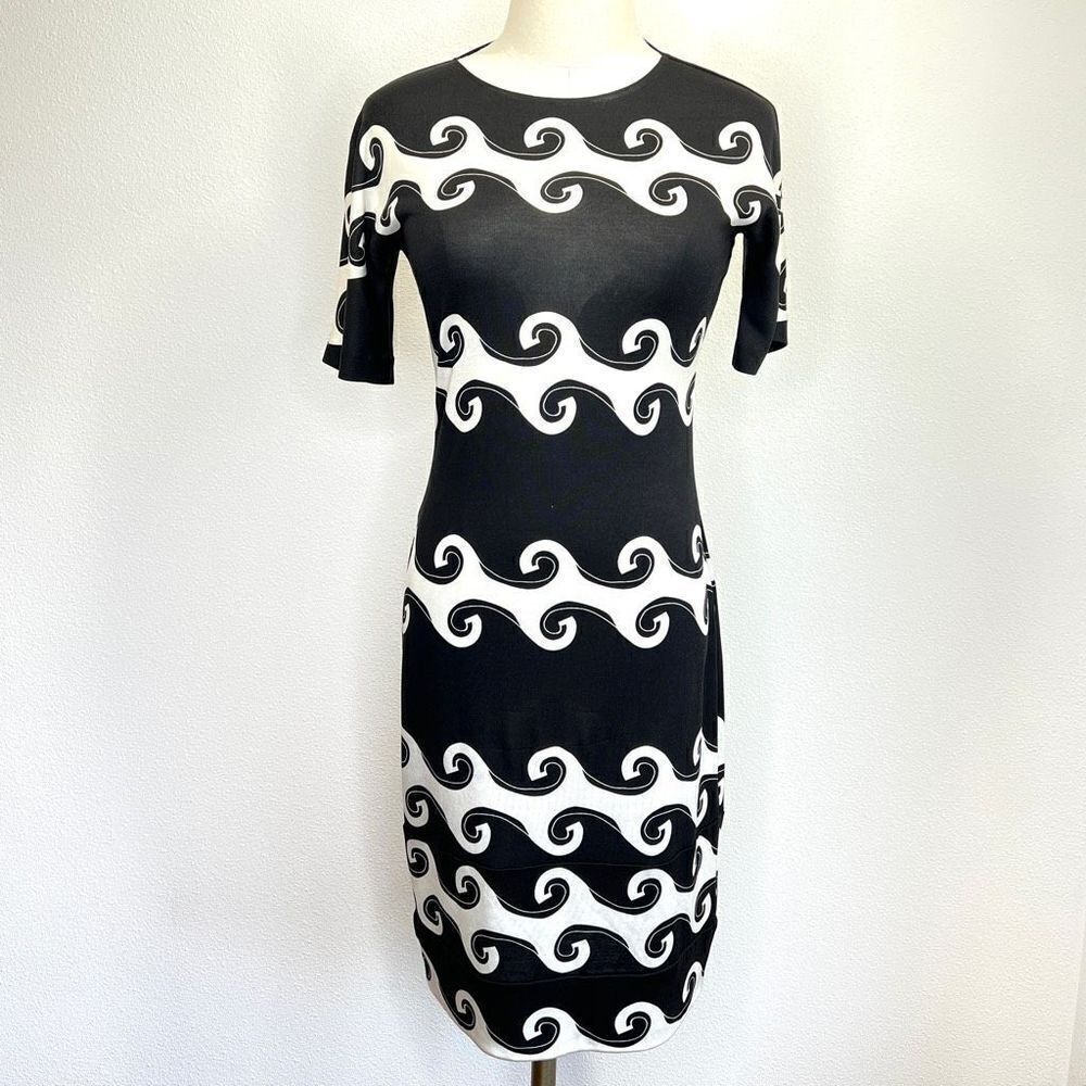 Diane Von Furstenberg Silk Jersey Dress - Black & White Wave Design - Size 4